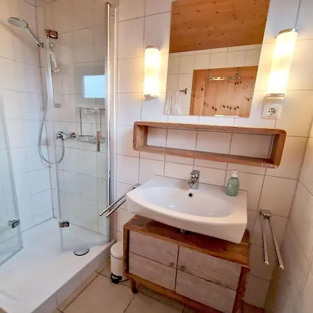 בית נופש Zeltdachhaus Mit Wlan Und Grosser Terrasse דאמפ